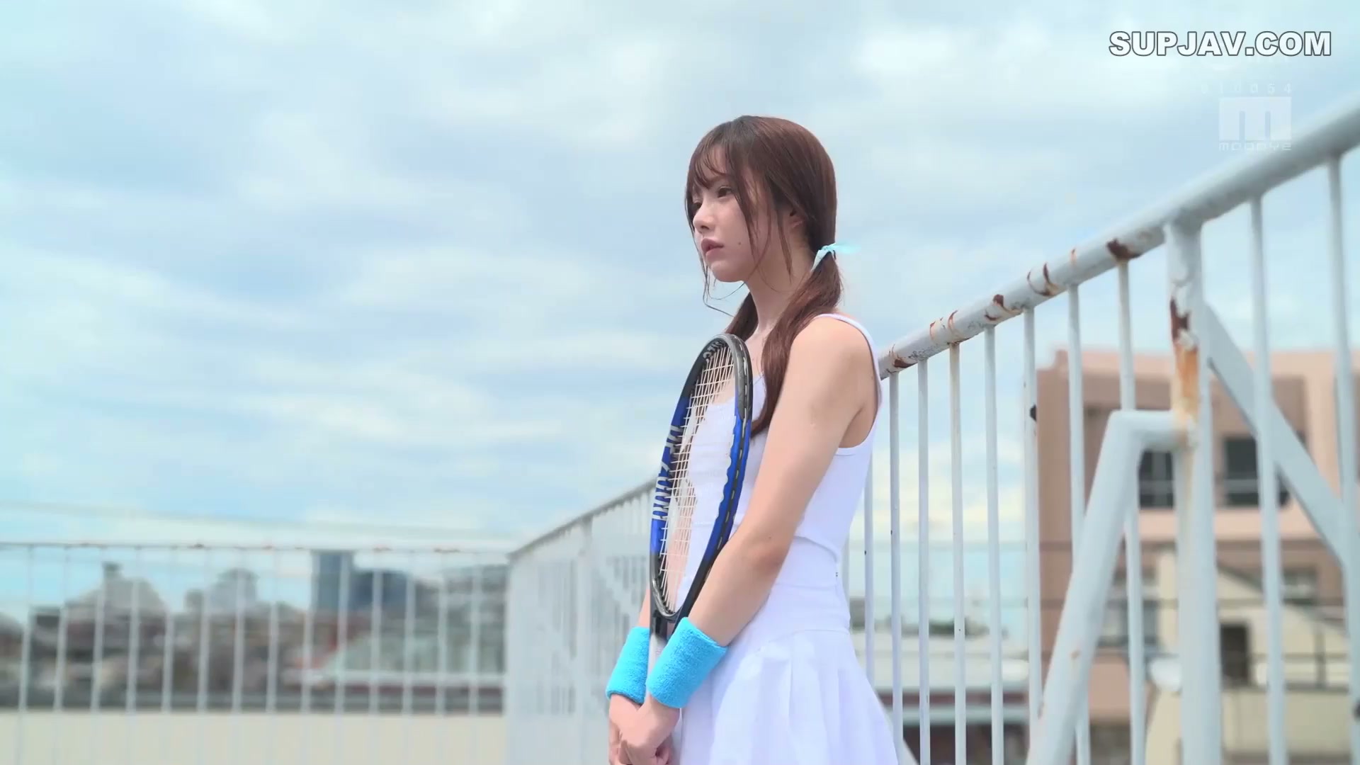 Lộ clip Sasaki Saki MIMK-187: Hàng xóm dụ dỗ cô nàng tennis