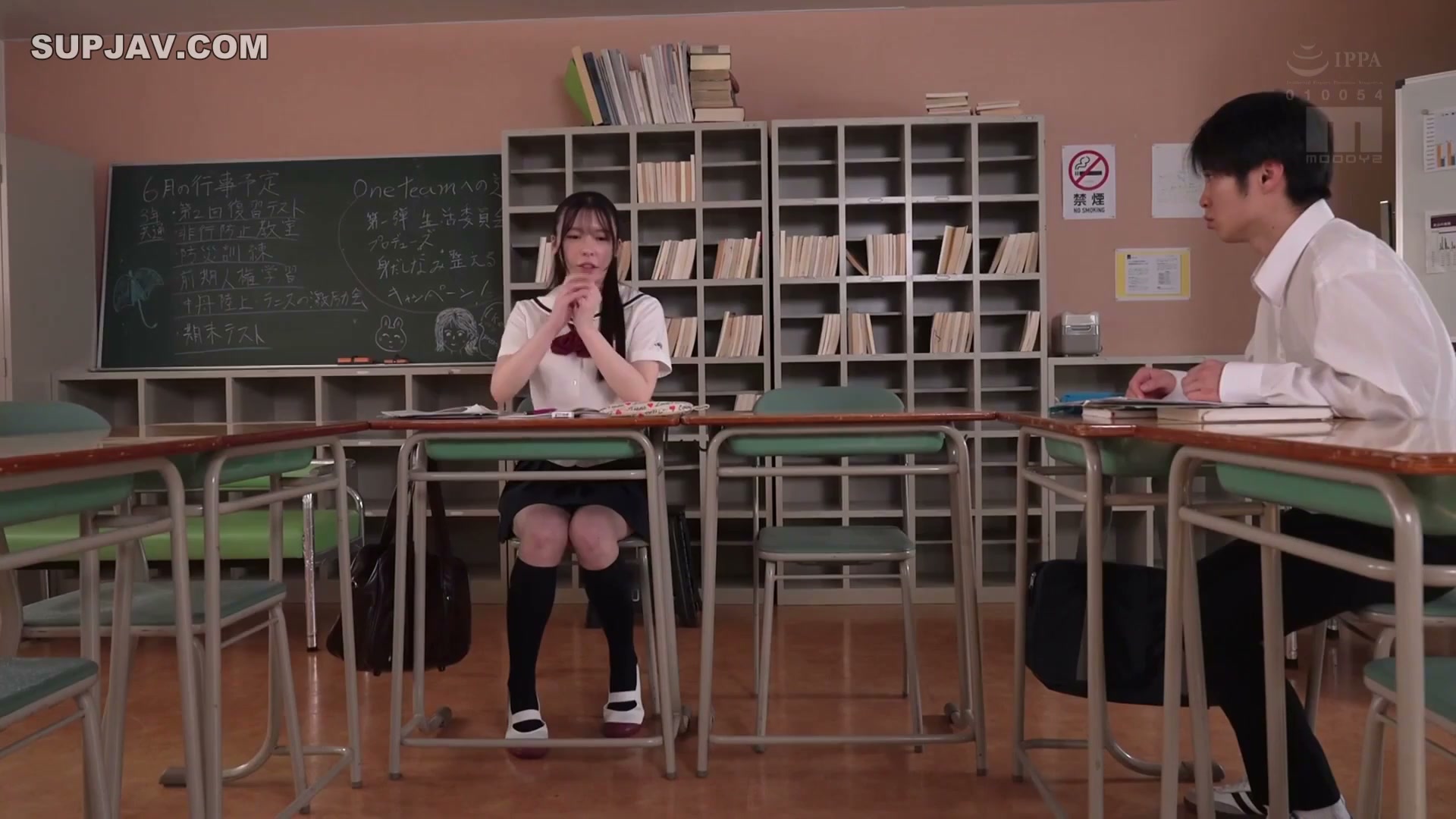 Kuroshima Rei MIAB-535: Nữ thư ký quyến rũ quên nội y, để lộ vòng ba căng tròn!