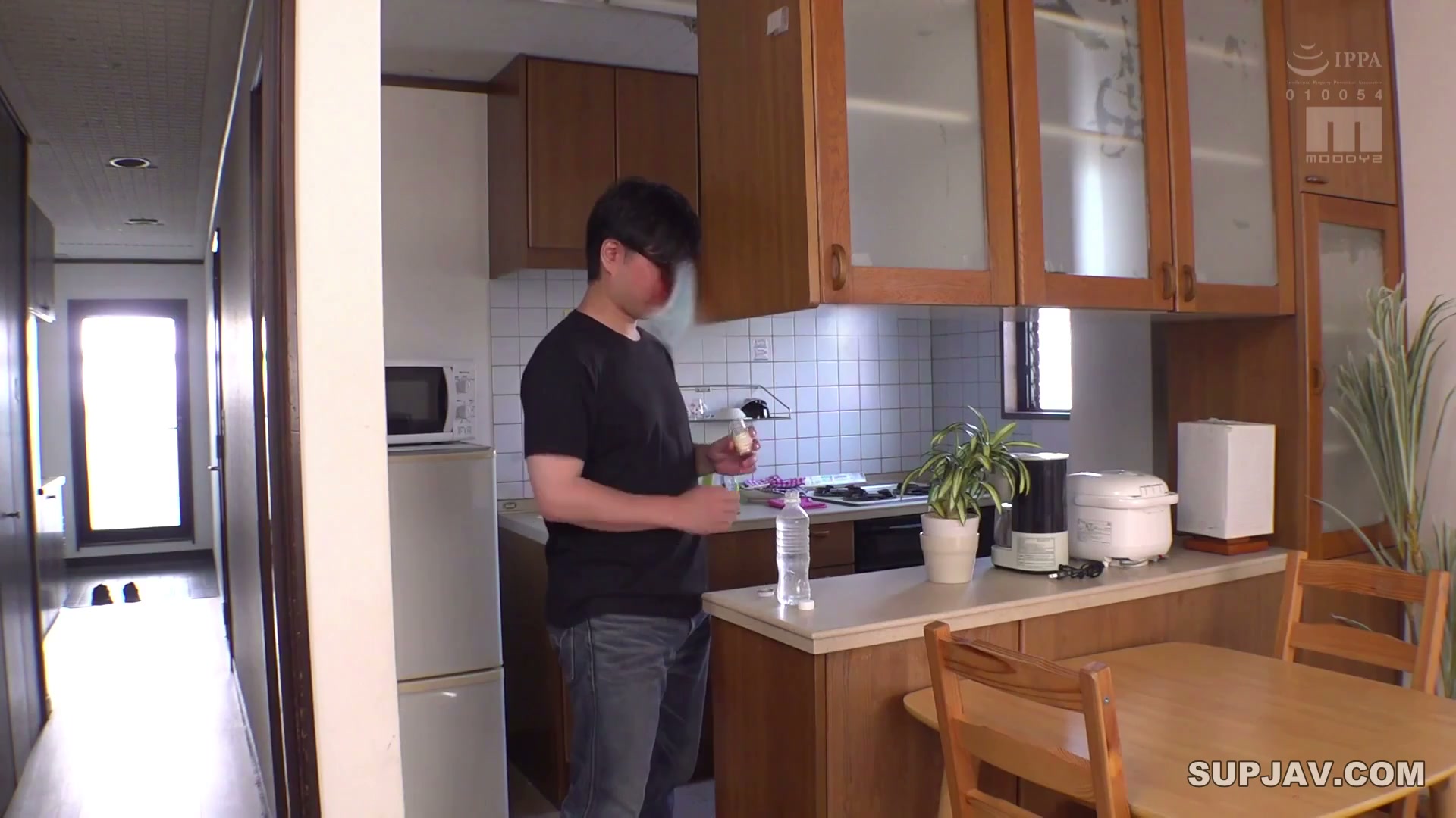 Clip nóng rò rỉ: Karin Kitaoka và chủ trọ ‘đánh lẻ’ trong phòng, MIAB-390