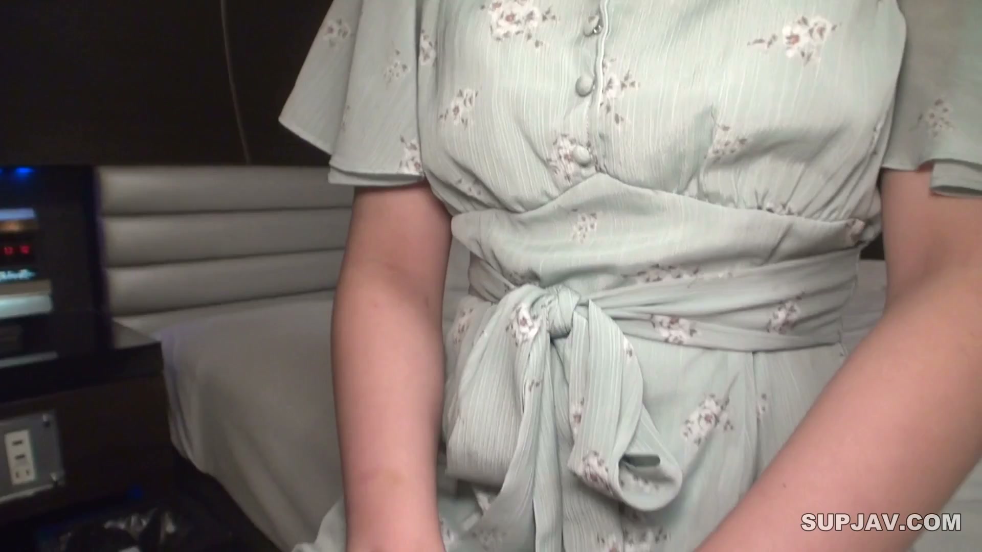 Lộ clip Không Không: Cô gái massage phòng trọ rên la oai oái
